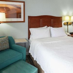 Queen Room Two Queen Beds City View Non-Smoking